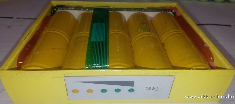 AKKUFELÚJÍTÁS Defibrillátor Marquette Resonder 3000 (C-4000mAh cellával)