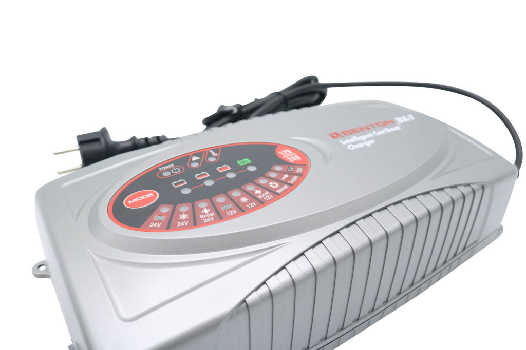 BENTON BX-7 12V/24V autó akkumulátor töltő 15A/7,5A