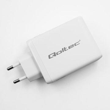   Qoltec USB töltő 100W GaN 100W GaN |5-20V| 1.5-5A | 2x USB-C PD | 1x USB QC 3.0