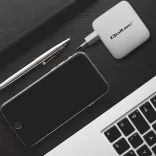 Qoltec USB töltő 140W GaN |5-20V| 2.5-5A | 3x USB-C PD | 1x USB QC 3.0