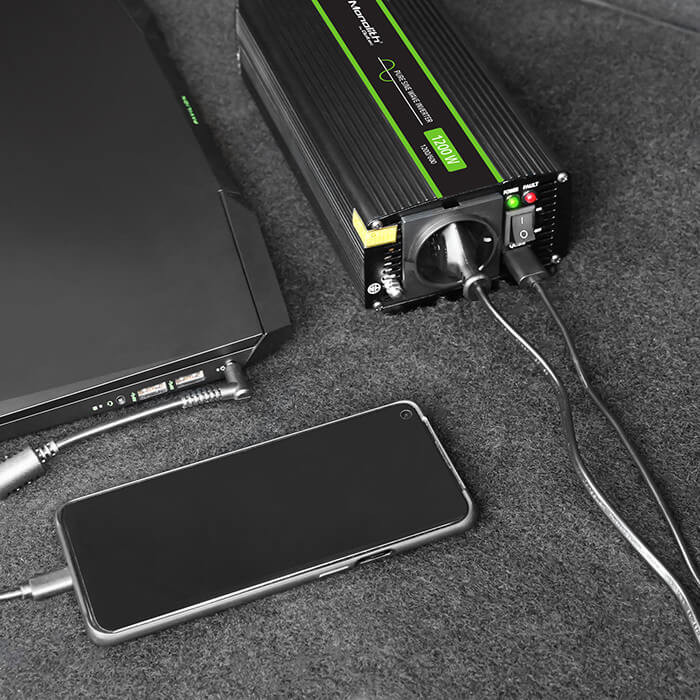 Inverter Qoltec 12V 600W/1200W SINUS -1 x usb - szemes sarus kábellel