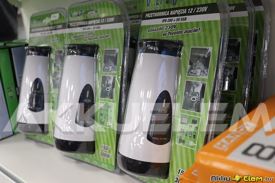 VOLT Polska IPS300 150 W 12 V trapéz inverter pohártartós
