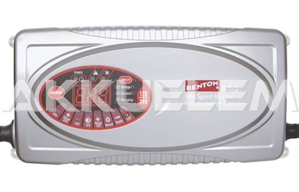 BENTON BX-5 12V/24V akkumulátortöltő 25A/12,5A