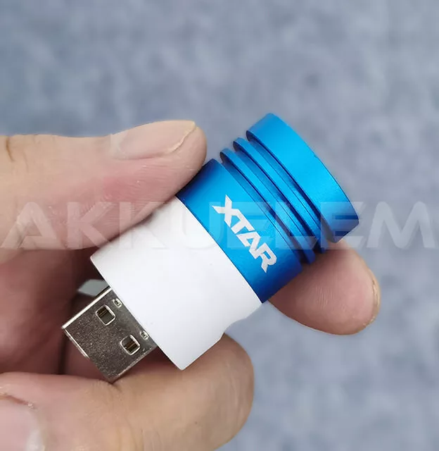 XTAR UL1-120 USB lámpa + hajlítható fém kábel